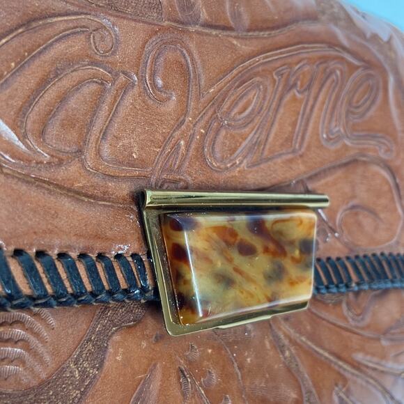 Vintage La Verne Tooled Leather Bakelite clutch - Picture 3 of 8